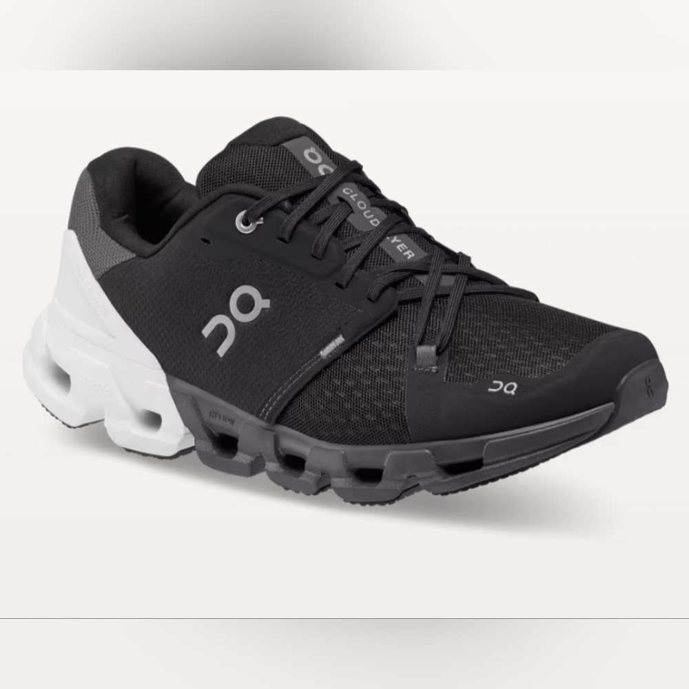 On Running Cloudlyer 4 Wide Shoes